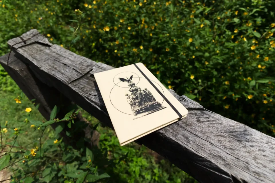 Foto de Libreta Arena de Mazunte con diseño inspirado en el Conjunto escultórico de la cúpula del Palacio de Bellas Artes 03