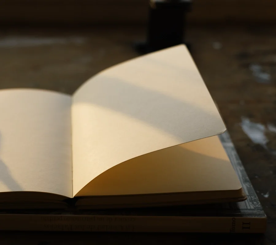 Libreta de hojas blancas: versatilidad para estudio y uso profesional